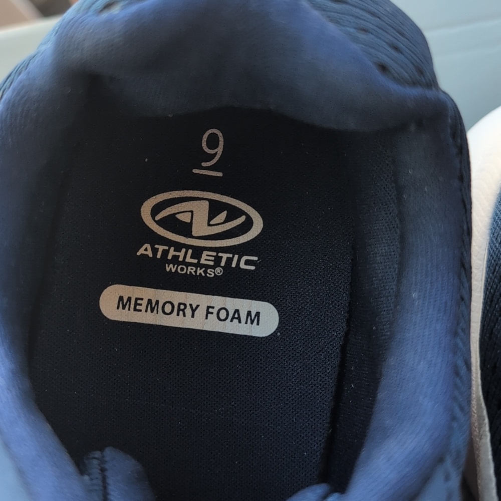 NWT Athletic Works Men's Memory Foam Sports Shoes Size 9 Blue & White - Picture 5 of 8